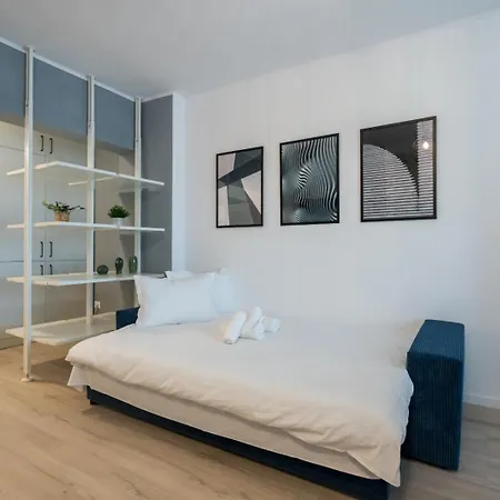 아파트 Spring Apartment 1100