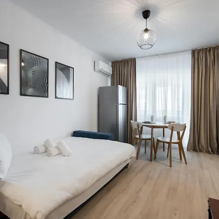 아파트 Spring Apartment 1100