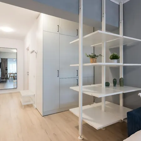 Spring Apartment 1100 דירה *